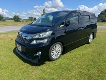 2.4 Litre 7 Seater Diamond stitch leather seats 5-Door