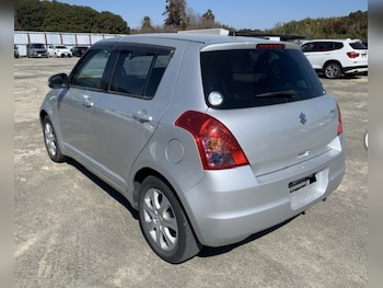Used Suzuki Swift 2010 for sale - 75461522: Photo