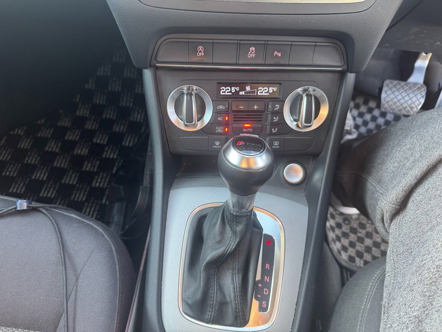 Used Audi Q3 2012 for sale - 76279274: Photo 9