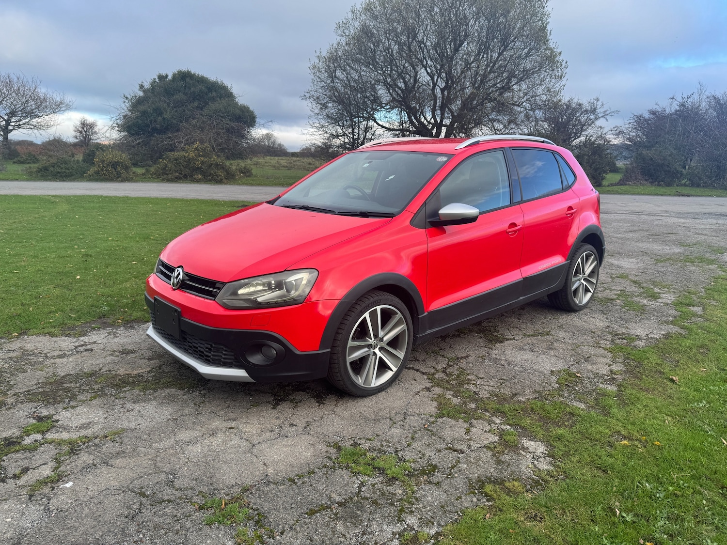 Used Volkswagen Polo 2012 for sale - 76663821: Photo 1