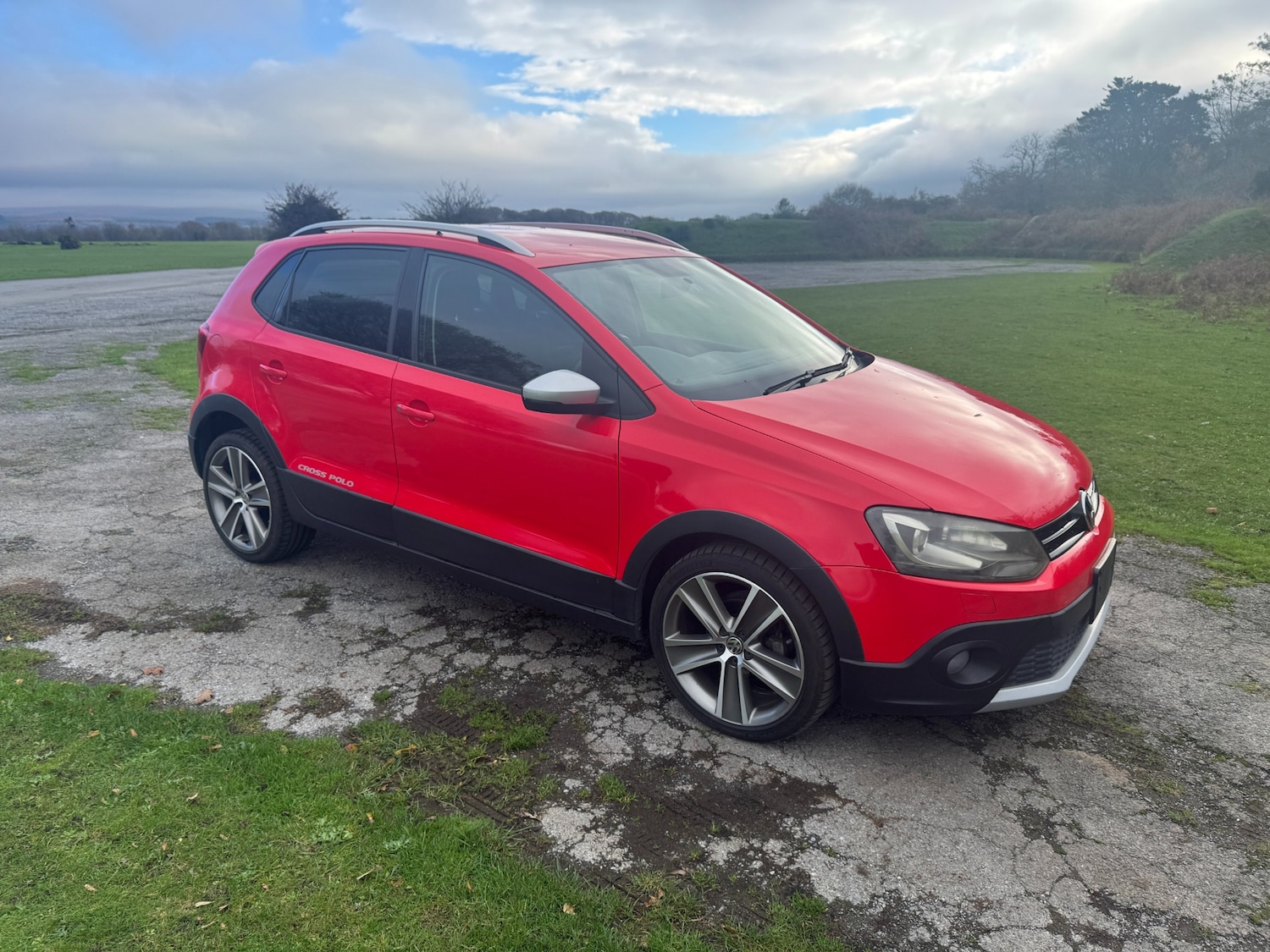 Used Volkswagen Polo 2012 for sale - 76663821: Photo 2