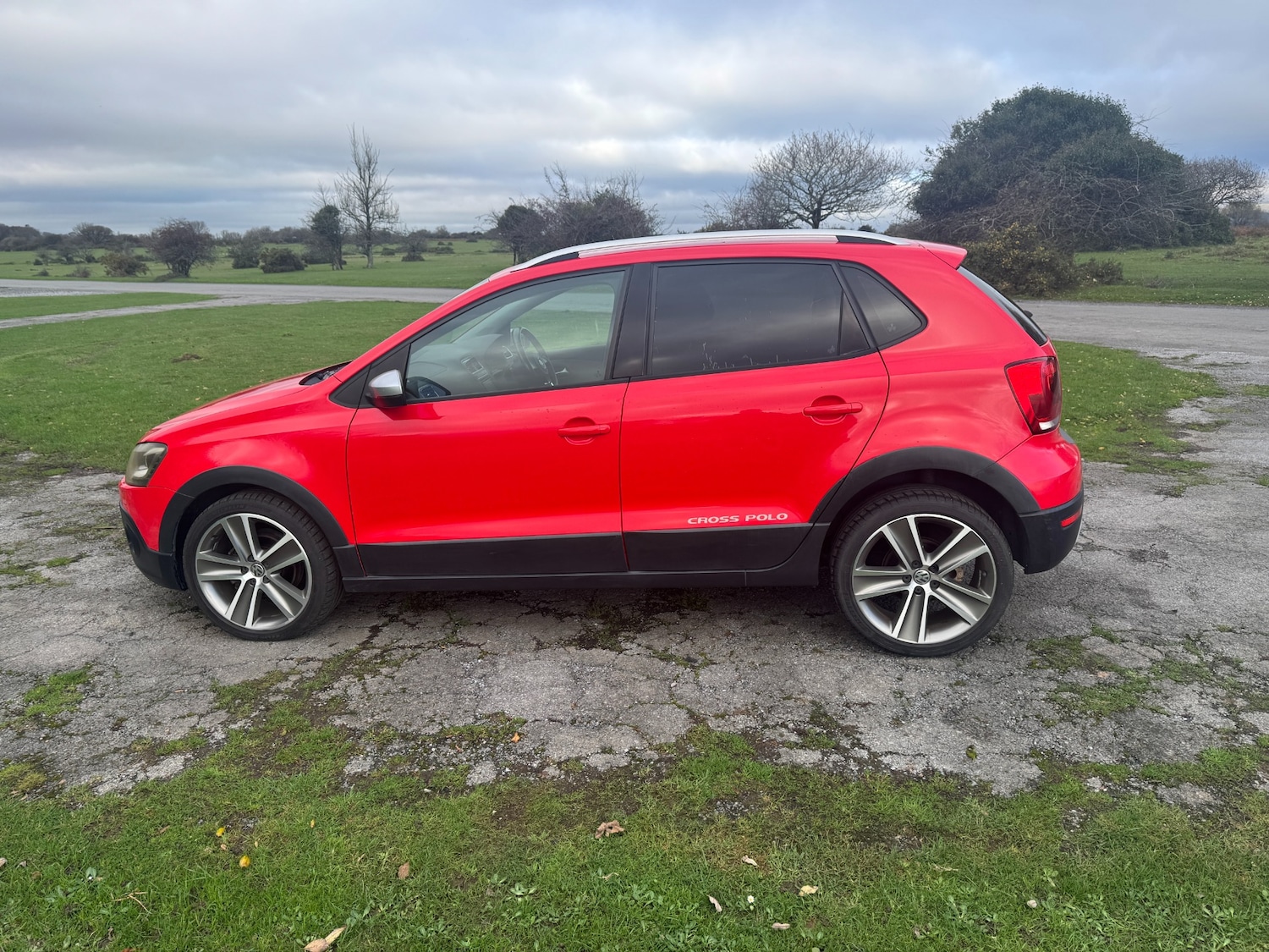 Used Volkswagen Polo 2012 for sale - 76663821: Photo 5