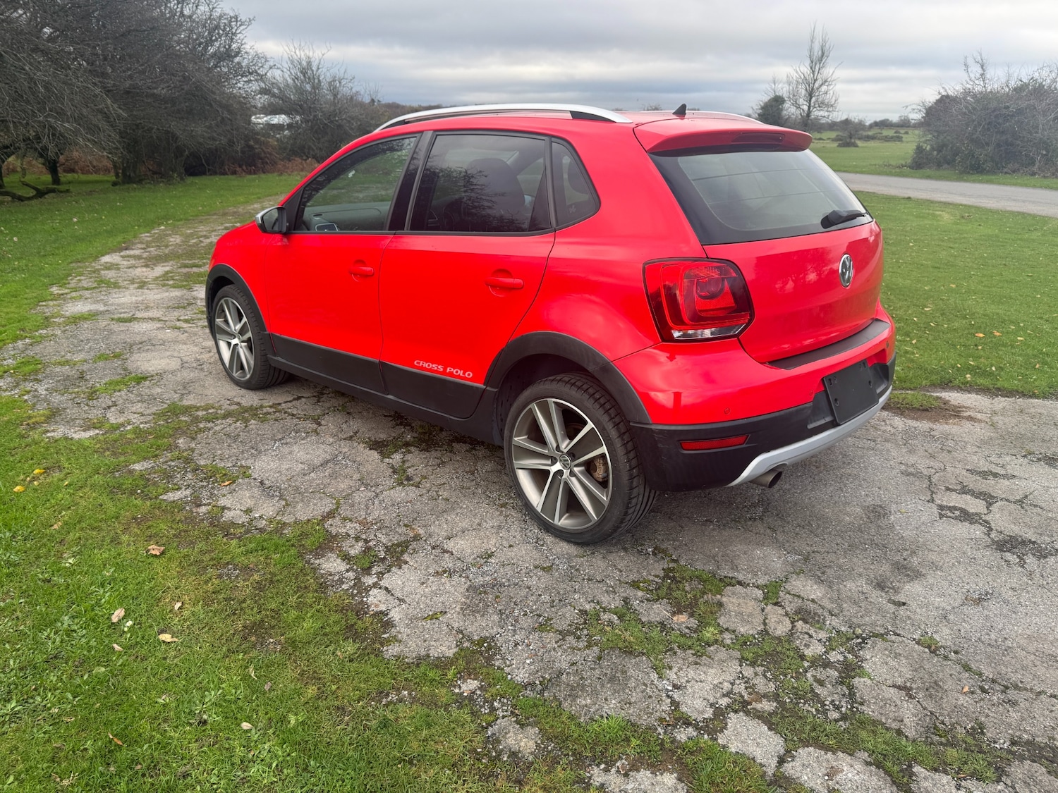 Used Volkswagen Polo 2012 for sale - 76663821: Photo 6