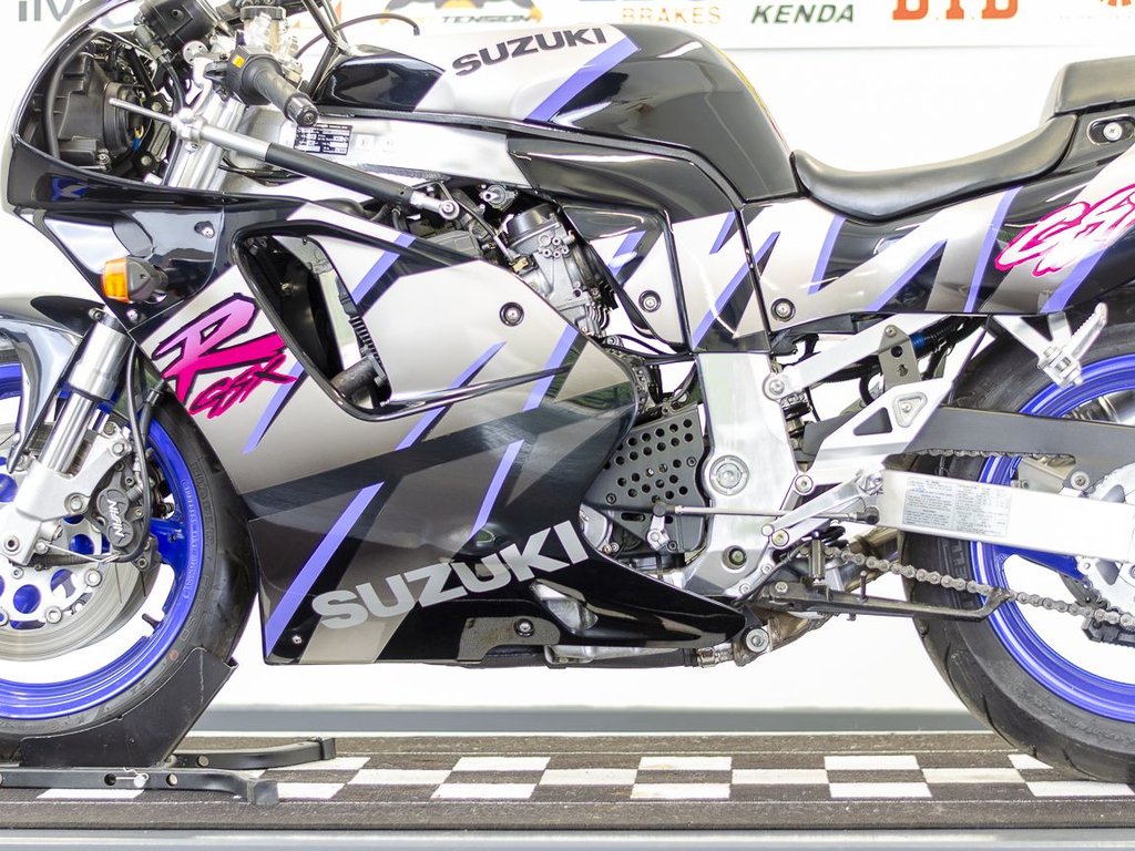 Suzuki GSX R750
