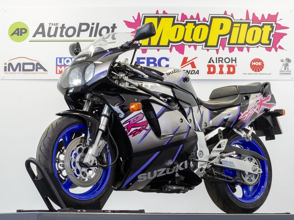 Suzuki GSX R750