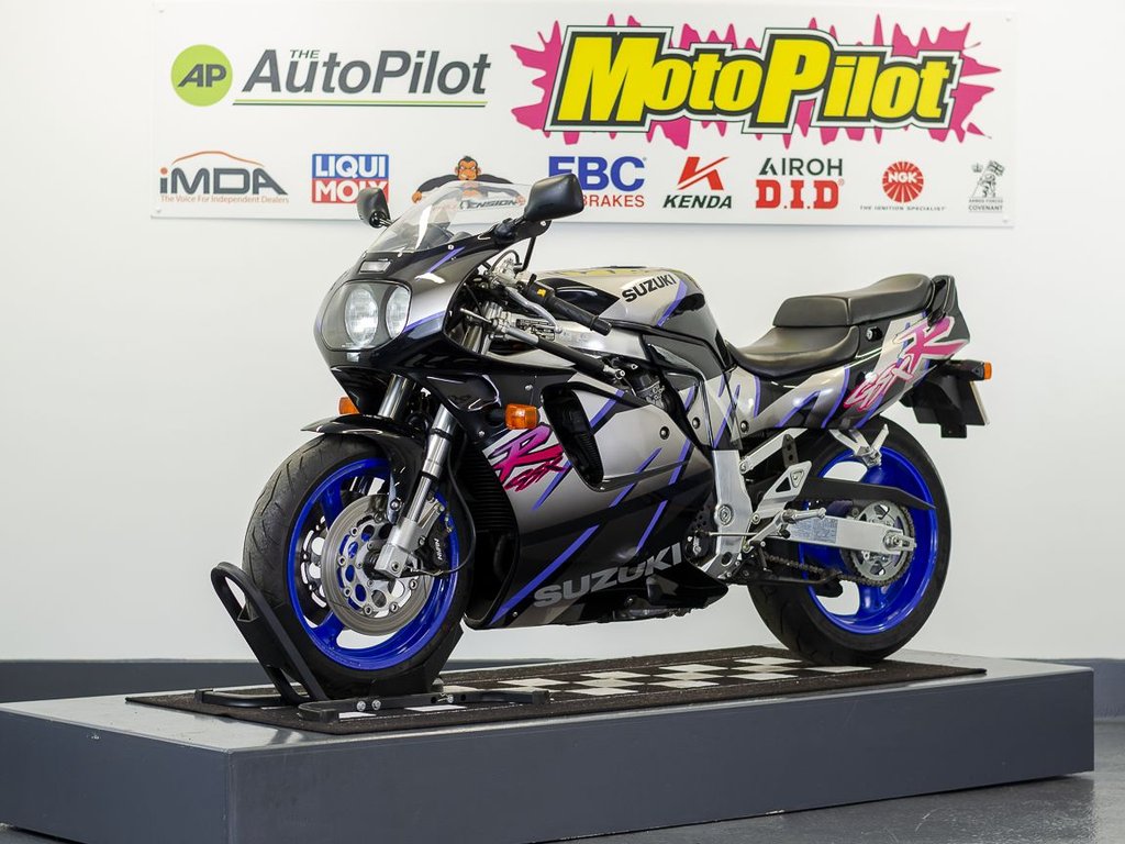 Suzuki GSX R750