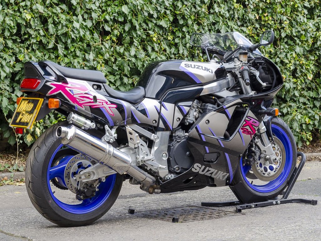 Suzuki GSX R750