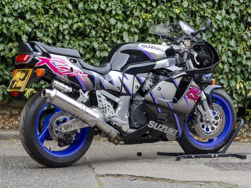 Suzuki GSX R750