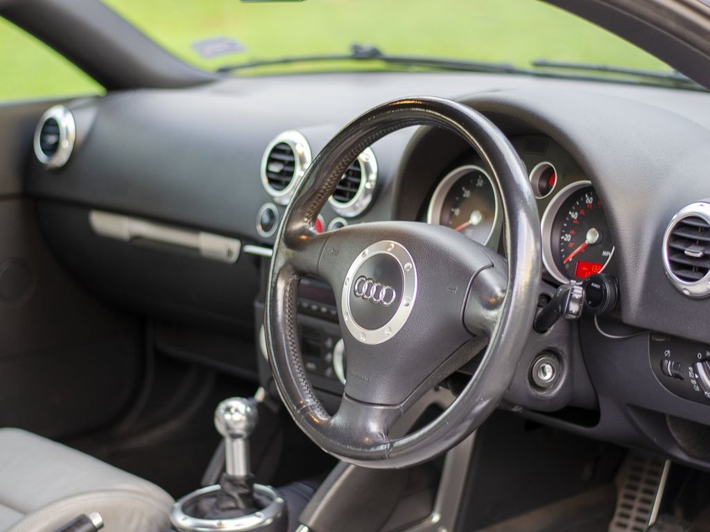 Used Audi TT 2004 for sale - 77558062: Photo 9