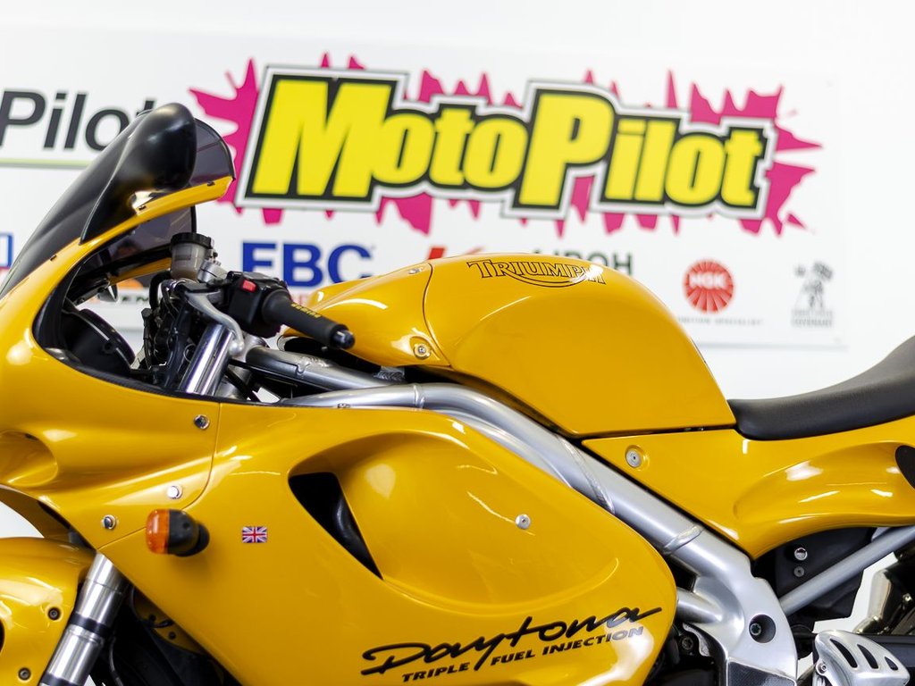 Triumph T 595 DAYTONA