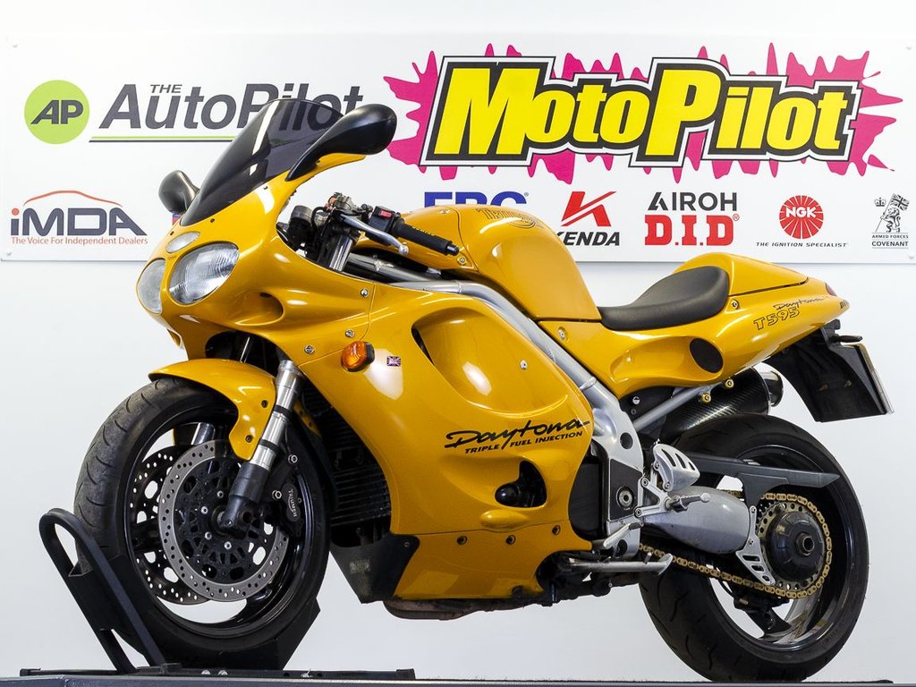 Triumph T 595 DAYTONA