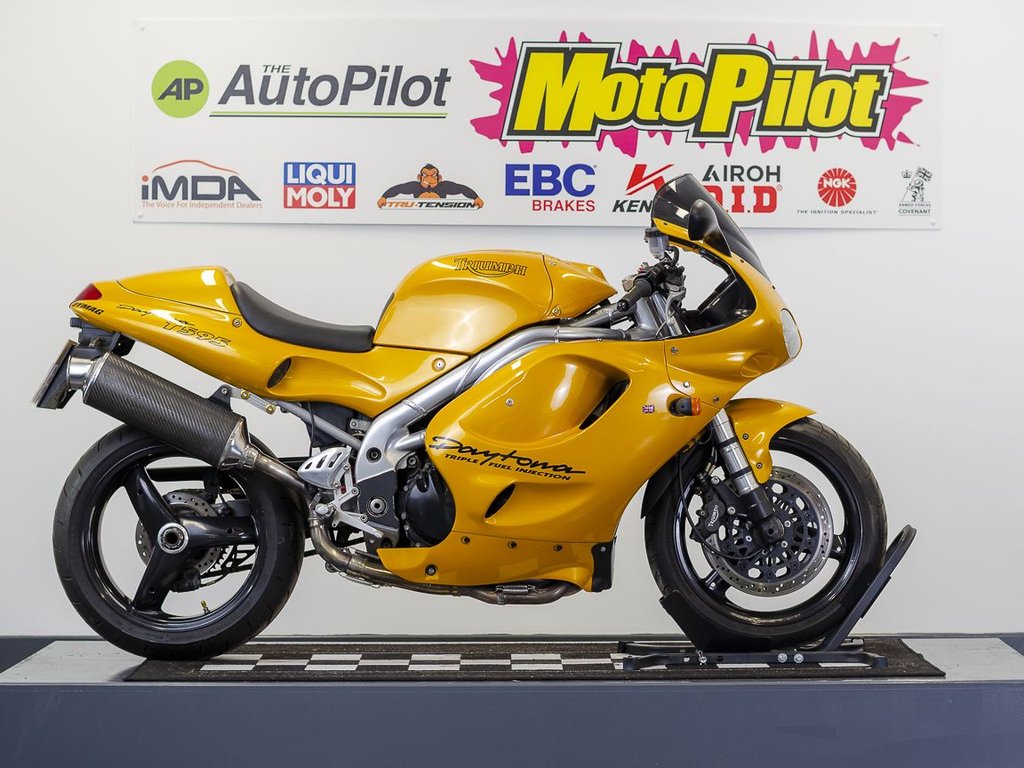 Triumph T 595 DAYTONA