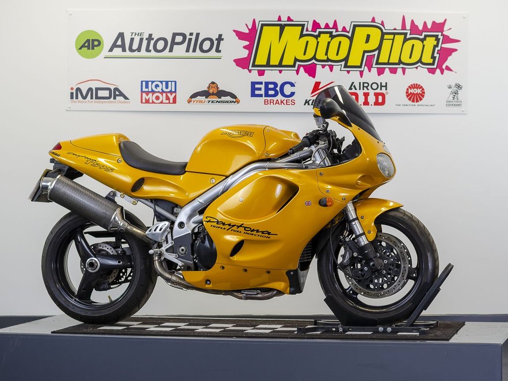 Triumph T 595 DAYTONA