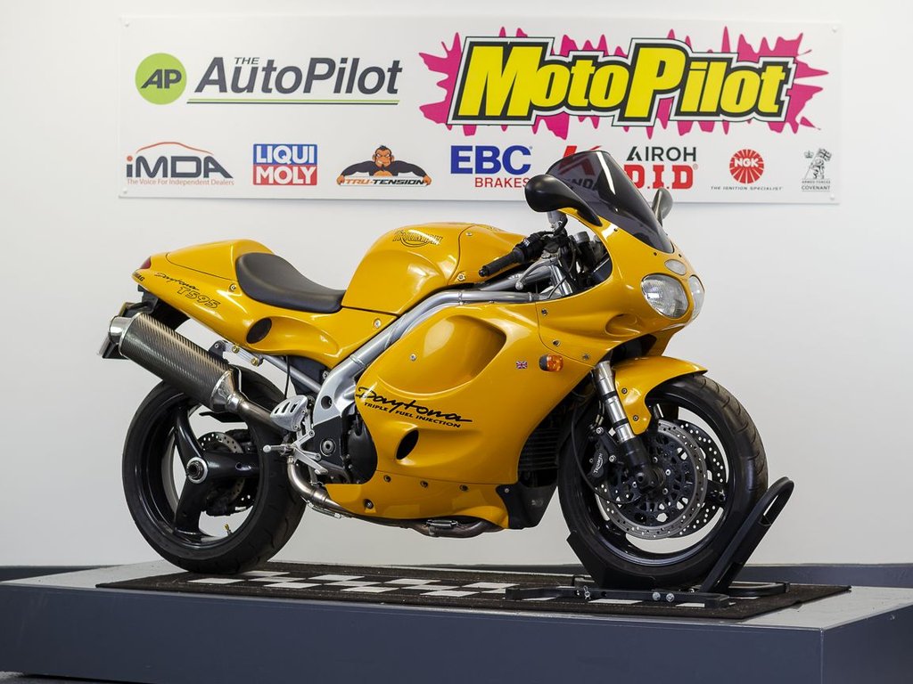 Triumph T 595 DAYTONA