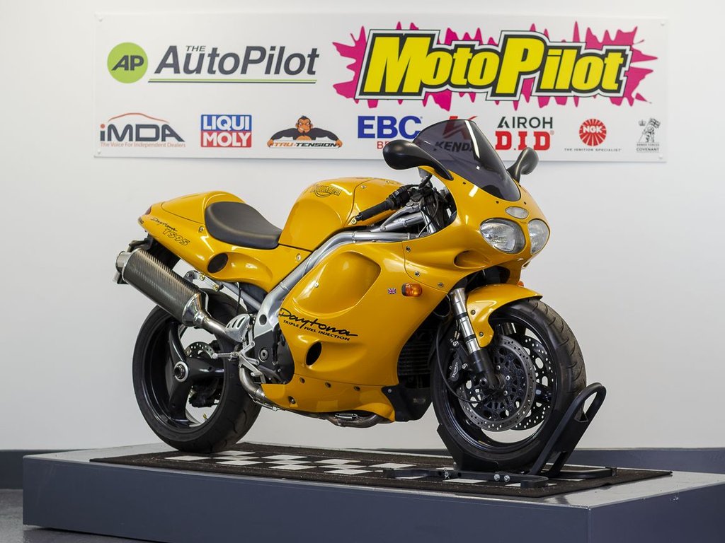 Triumph T 595 DAYTONA