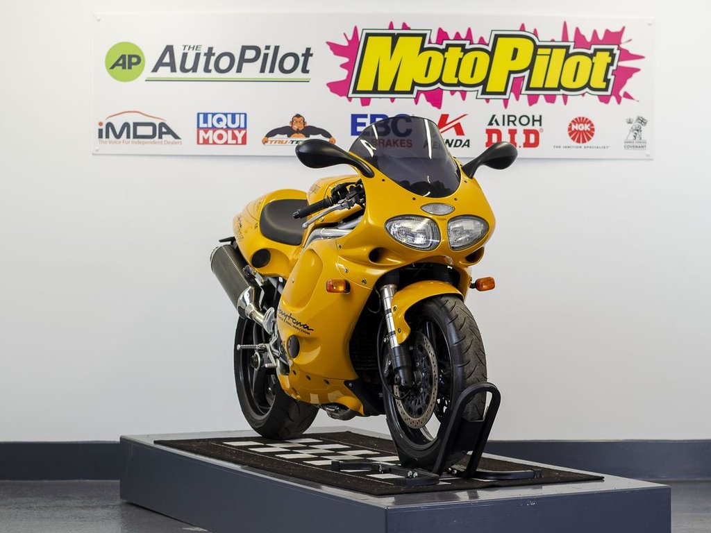 Triumph T 595 DAYTONA