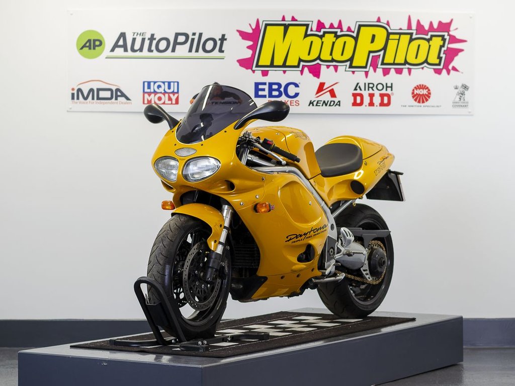 Triumph T 595 DAYTONA