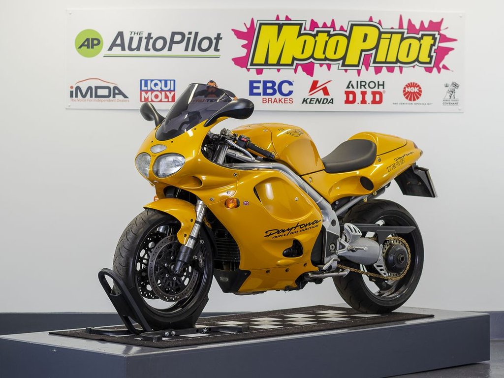 Triumph T 595 DAYTONA