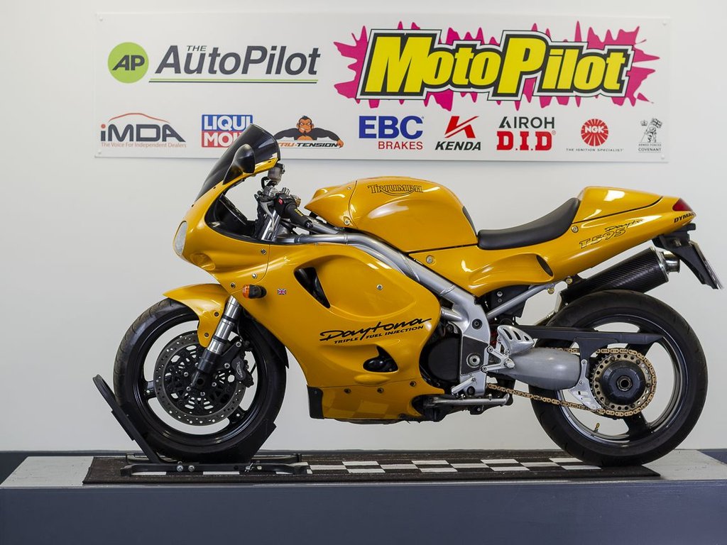 Triumph T 595 DAYTONA