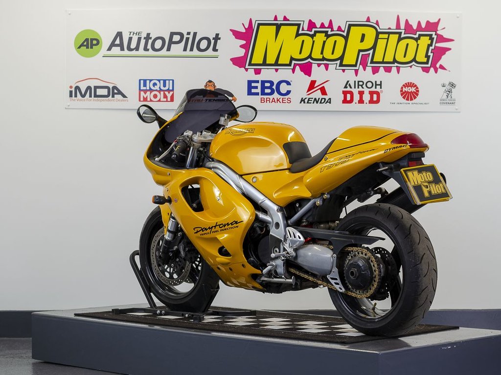 Triumph T 595 DAYTONA