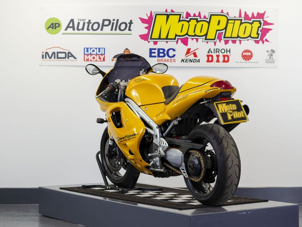 Triumph T 595 DAYTONA