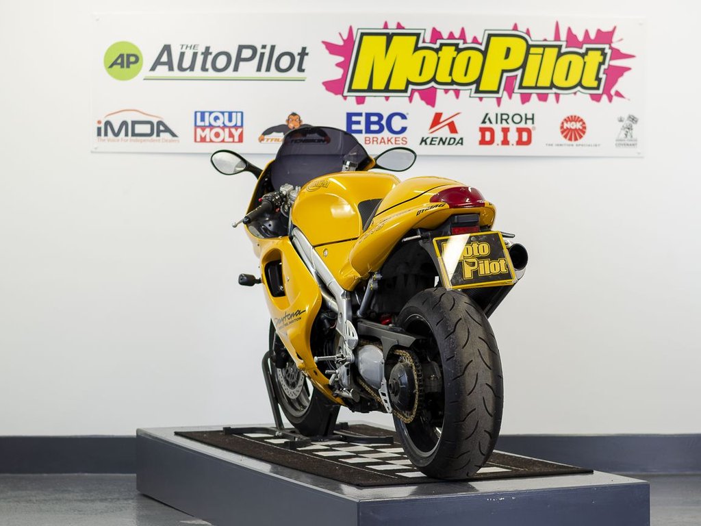 Triumph T 595 DAYTONA