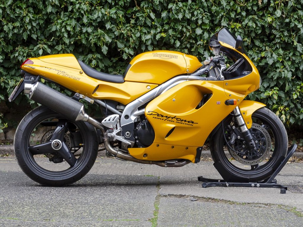 Triumph T 595 DAYTONA