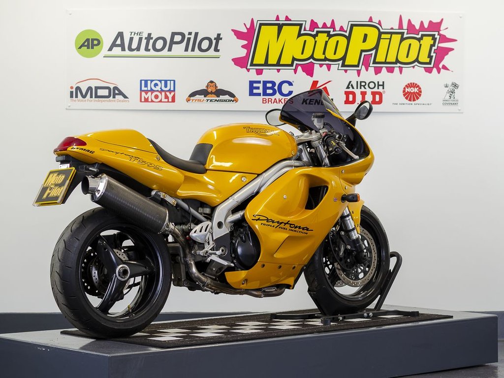 Triumph T 595 DAYTONA