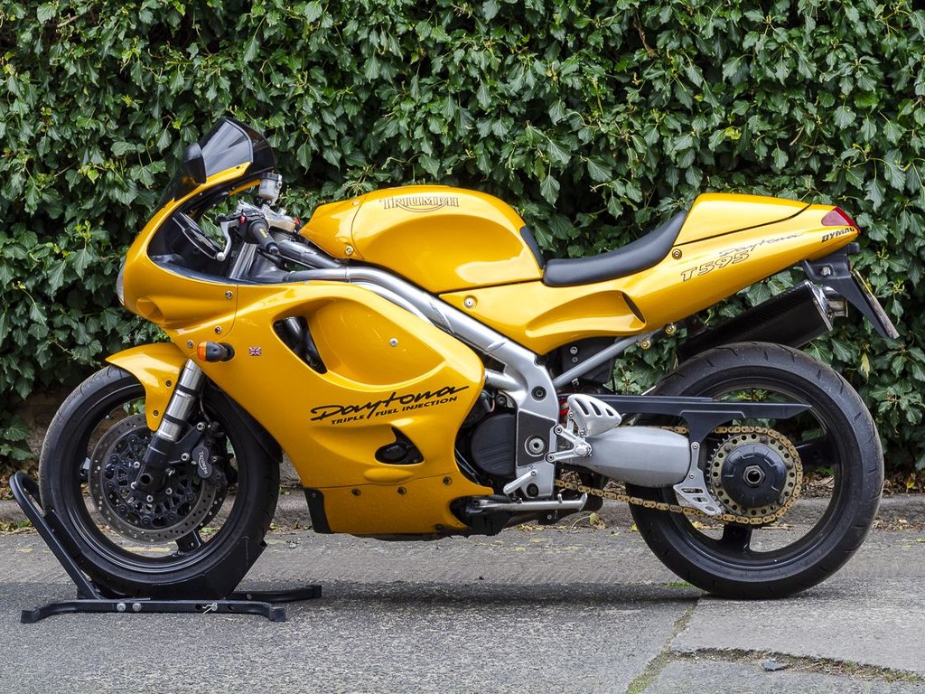 Triumph T 595 DAYTONA