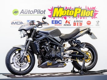 Used Triumph STREET 2009 for sale - bike-79385009: Photo