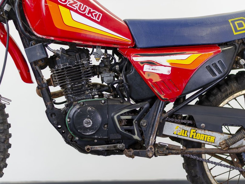 Suzuki DR125