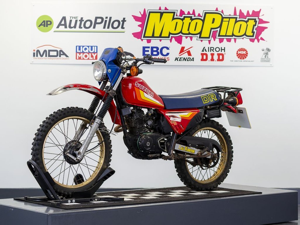 Suzuki DR125