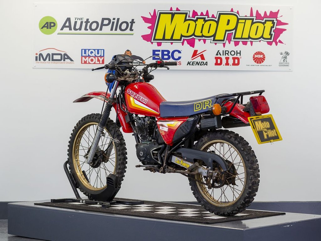 Suzuki DR125