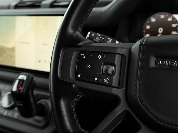 Used Land Rover Defender 2022 for sale - 76108217: Photo 15