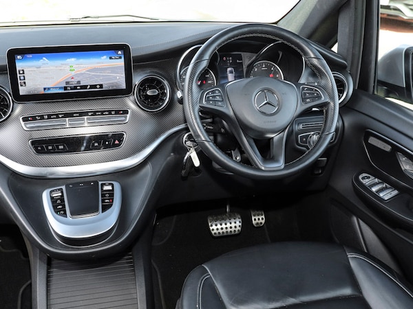 Used Mercedes-Benz V-Class 2023 for sale - 75710661: Photo 8