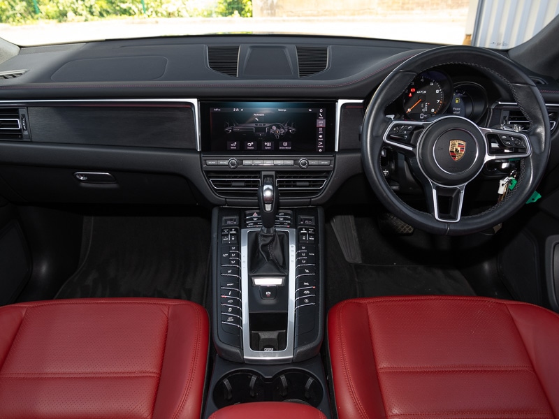 Used Porsche Macan 2021 for sale - 76365584: Photo 2