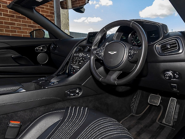 Used Aston Martin DB11 2019 for sale - 75684514: Photo 2