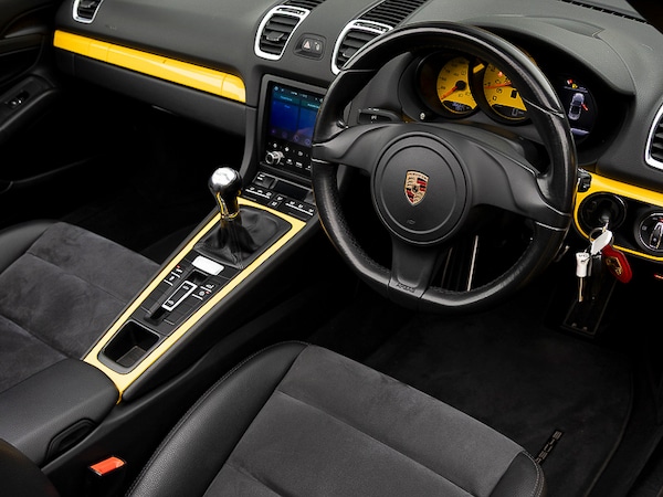Used Porsche Boxster 2015 for sale - 76107999: Photo 2