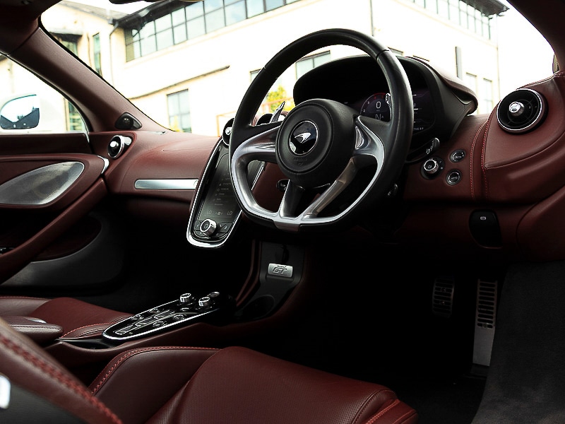 Used McLaren GT 2020 for sale - 78225363: Photo 2