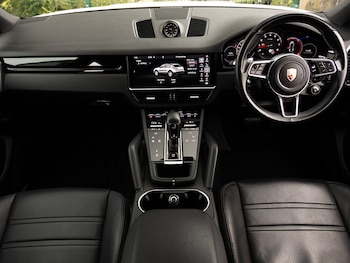 Used Porsche Cayenne 2019 for sale - 75576954: Photo