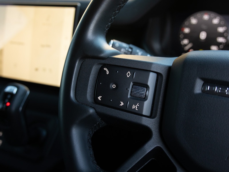 Used Land Rover Defender 2023 for sale - 76644083: Photo 15