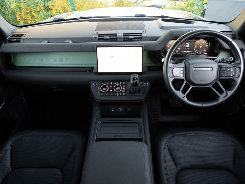 Used Land Rover Defender 2023 for sale - 76644083: Photo 2