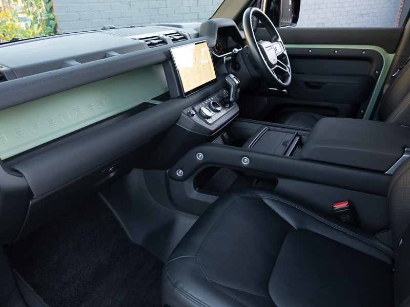 Used Land Rover Defender 2023 for sale - 76644083: Photo 5