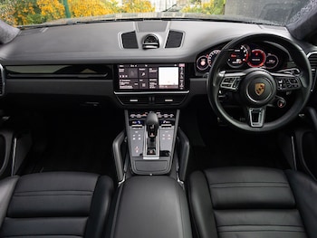 Used Porsche Cayenne 2020 for sale - 76619037: Photo