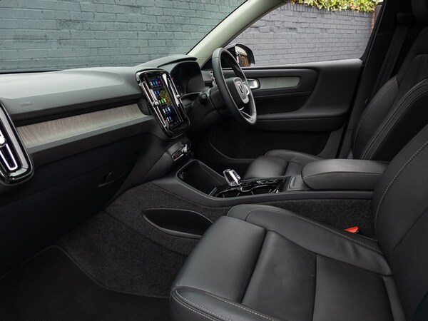 Used Volvo XC40 2024 for sale - 76183365: Photo 5