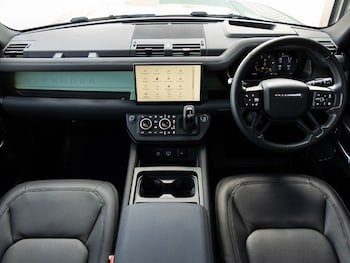 Used Land Rover Defender 2023 for sale - 76116562: Photo 2