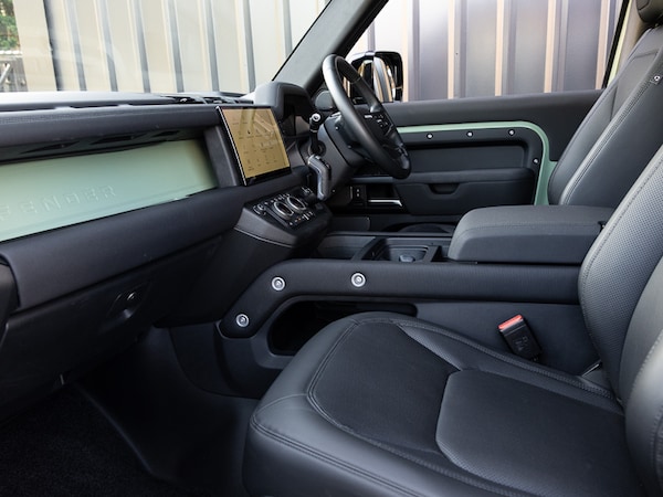 Used Land Rover Defender 2023 for sale - 76116562: Photo 5