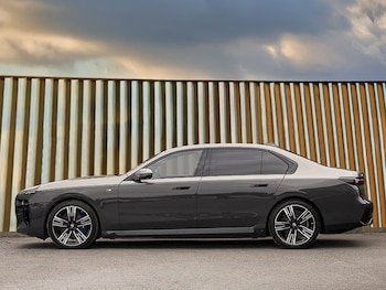 Used BMW i7 2025 for sale - 76078519: Photo 2