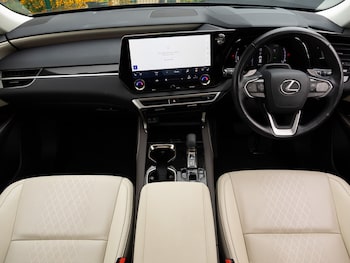 Used Lexus RX 2023 for sale - 76282033: Photo 2