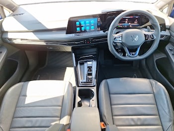 Used Volkswagen Golf 2023 for sale - 75633636: Photo
